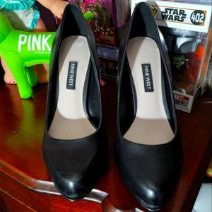 Vanorah Black Nine West Platform Pumps size 7